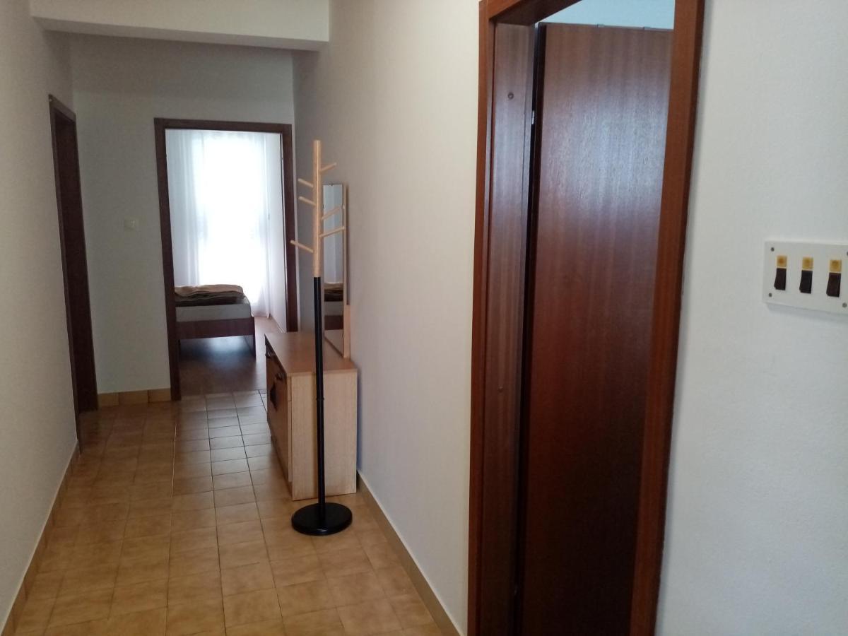 Pave Apartment Betina  Bagian luar foto